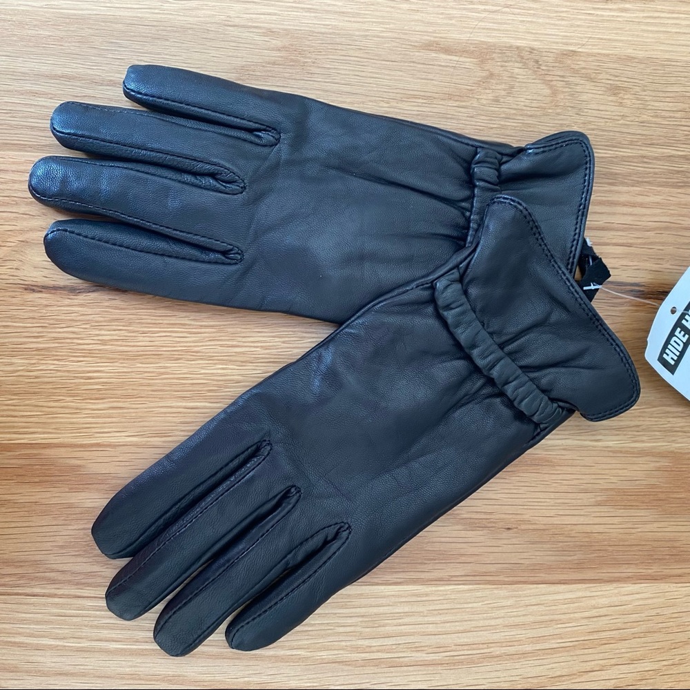 Black Leather Gloves. NEW!
